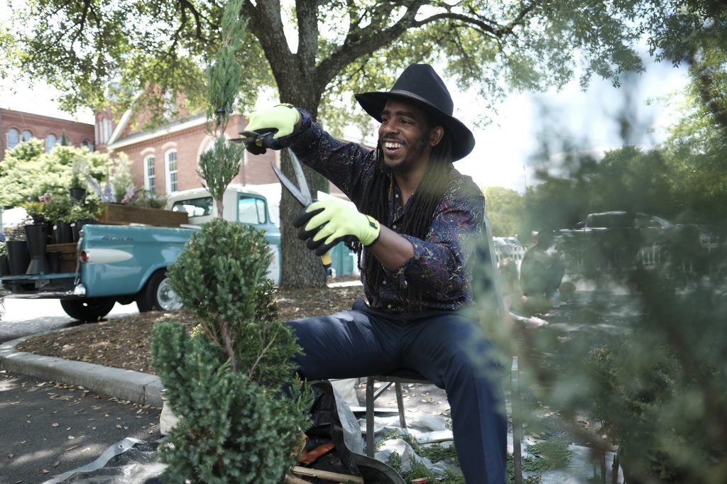 Photojournalism Sacred Heart Garden Festival offers vendors, lectures