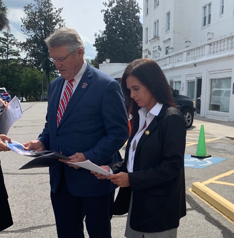 Congressman tours Bon Air Apartments The Augusta Press